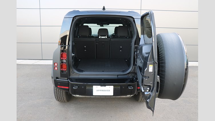 2025 認定中古車 Land Rover Defender 110 カルパチアングレイ P300 ガソリン X-Dynamic SE