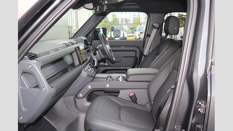 2025 認定中古車 Land Rover Defender 110 カルパチアングレイ P300 ガソリン X-Dynamic SE