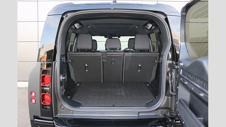 2025 認定中古車 Land Rover Defender 110 カルパチアングレイ P300 ガソリン X-Dynamic SE