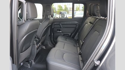 Defender 110 3
