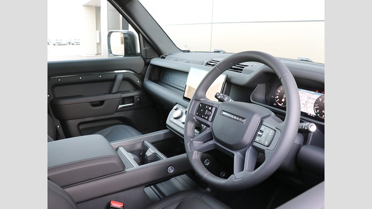 2025 認定中古車 Land Rover Defender 110 カルパチアングレイ P300 ガソリン X-Dynamic SE