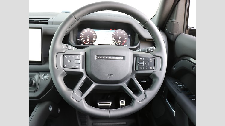 2025 認定中古車 Land Rover Defender 110 カルパチアングレイ P300 ガソリン X-Dynamic SE