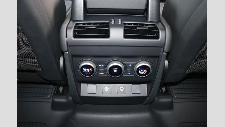 2025 認定中古車 Land Rover Defender 110 カルパチアングレイ P300 ガソリン X-Dynamic SE