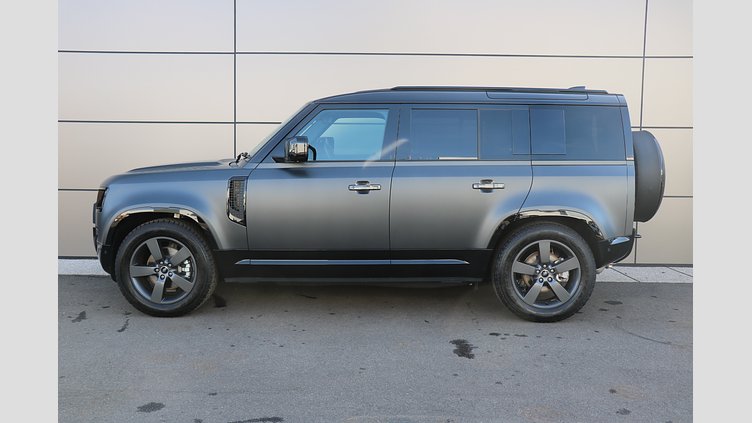2025 認定中古車 Land Rover Defender 110 カルパチアングレイ P300 ガソリン X-Dynamic SE