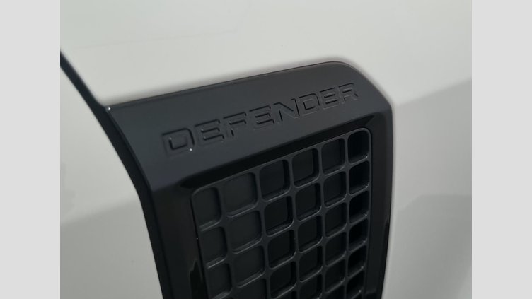 2025 Approved Land Rover Defender 110 Fuji White D350 Defender 110 D350 X-Dynamic HSE