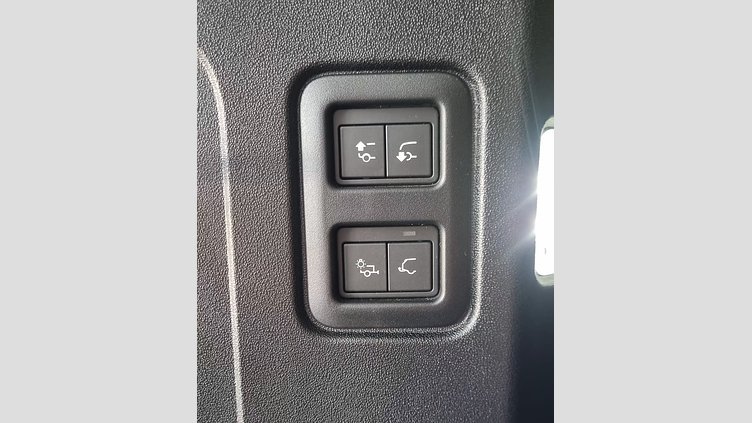 2025 Approved Land Rover Defender 110 Fuji White D350 Defender 110 D350 X-Dynamic HSE