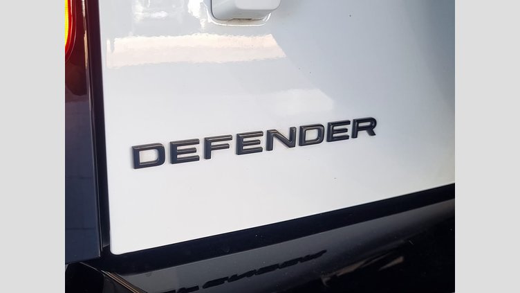 2025 Approved Land Rover Defender 110 Fuji White D250 Defender 110 D250 X-Dynamic SE