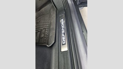 Defender 110 16