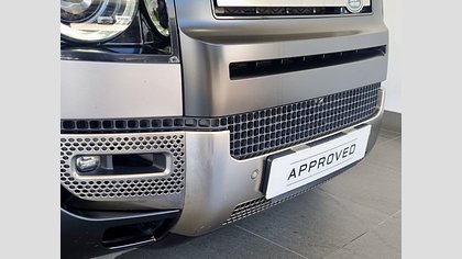 Defender 110 8