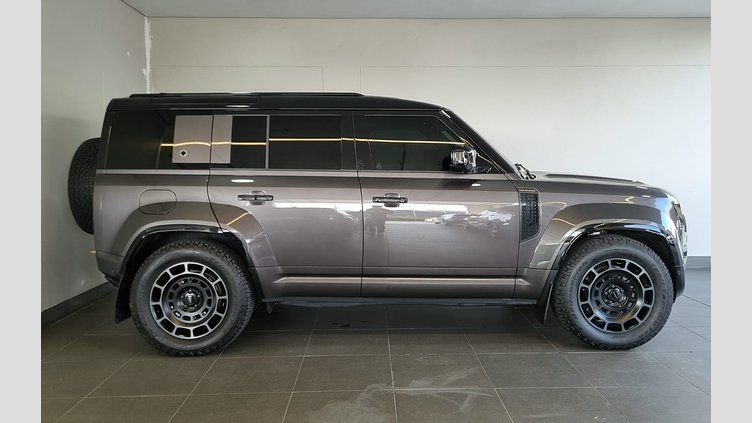 2026 Approved Land Rover Defender OCTA Charente Grey P635 Defender 110 P635 OCTA