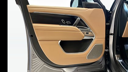 Range Rover 10