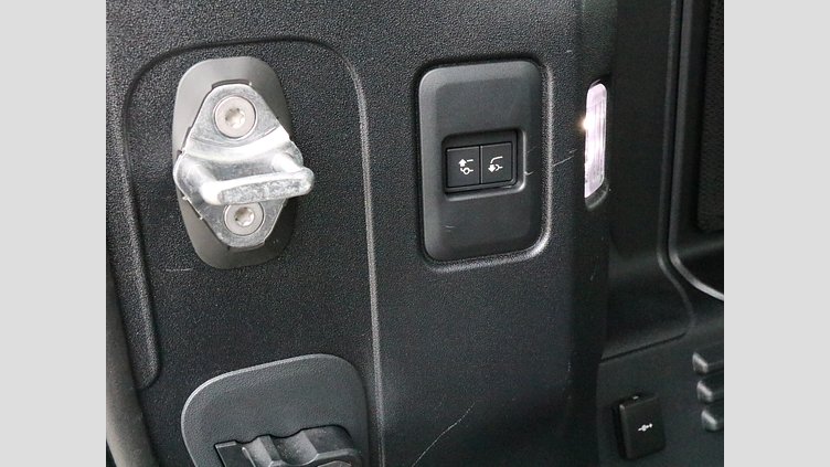 2023 認定中古車 Land Rover Defender 110 サントリーニブラック D300 AWD（AT） X