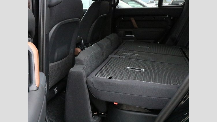 2023 認定中古車 Land Rover Defender 110 サントリーニブラック D300 AWD（AT） X
