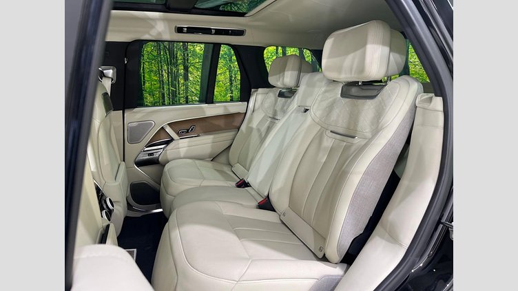 2024 認定中古車 Land Rover Range Rover サントリーニブラック P550 AWD PHEV（AT） スタンダードホイールベース SV