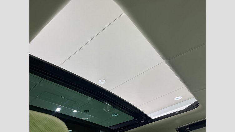 2024 認定中古車 Land Rover Range Rover サントリーニブラック P550 AWD PHEV（AT） スタンダードホイールベース SV