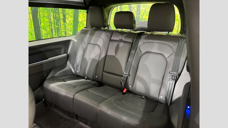 2025 認定中古車 Land Rover Defender 90 フジホワイト D350 ディーゼルマイルドハイブリッド X-Dynamic HSE