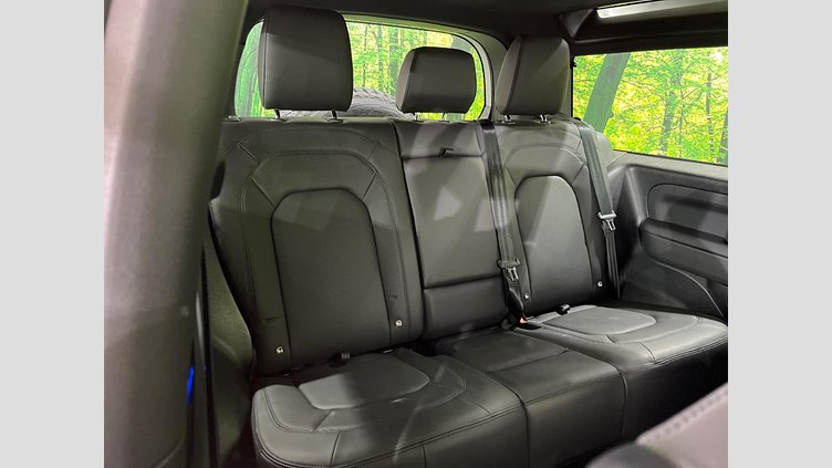 2025 認定中古車 Land Rover Defender 90 フジホワイト D350 ディーゼルマイルドハイブリッド X-Dynamic HSE