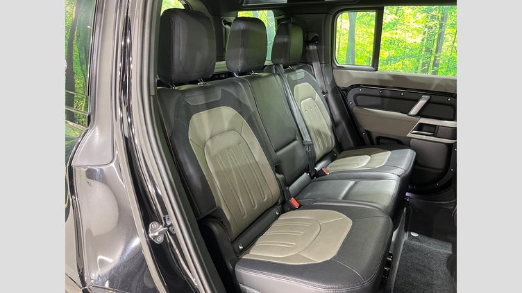 2021 認定中古車 Land Rover Defender 110 サントリーニブラック D300 AWD（AT） X-DYNAMIC SE