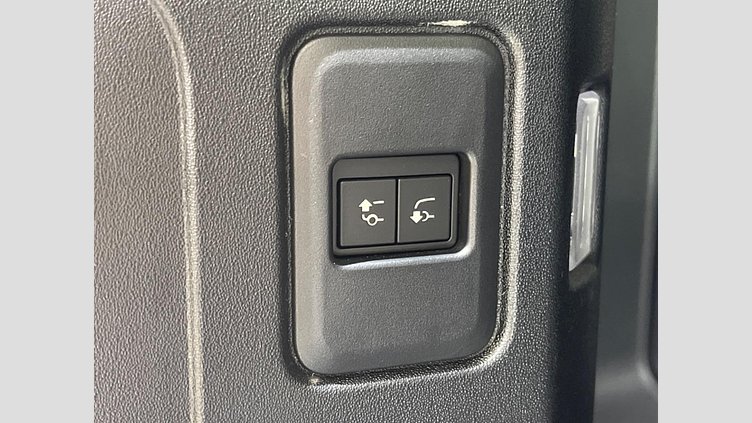 2021 認定中古車 Land Rover Defender 110 アイガーグレイ D300 AWD（AT） S