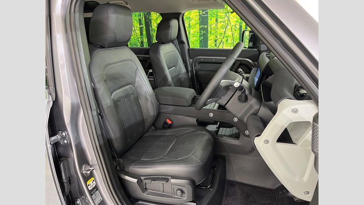 2021 認定中古車 Land Rover Defender 110 アイガーグレイ D300 AWD（AT） S