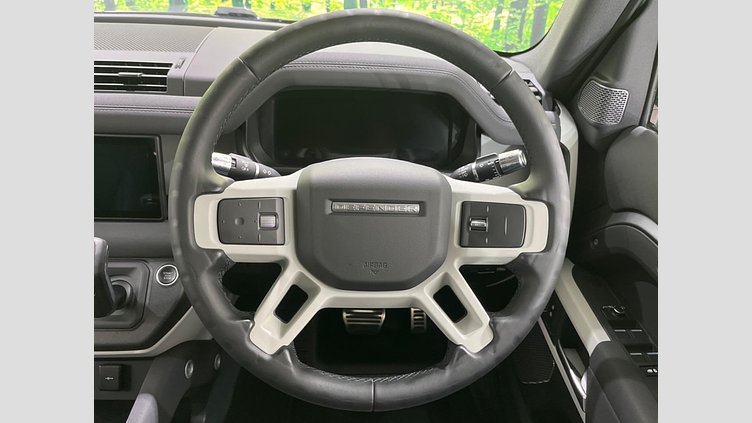 2021 認定中古車 Land Rover Defender 110 アイガーグレイ D300 AWD（AT） S