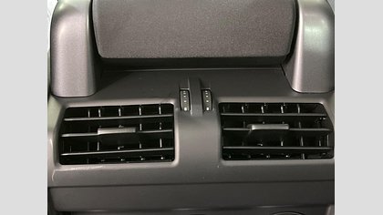 Defender 110 6