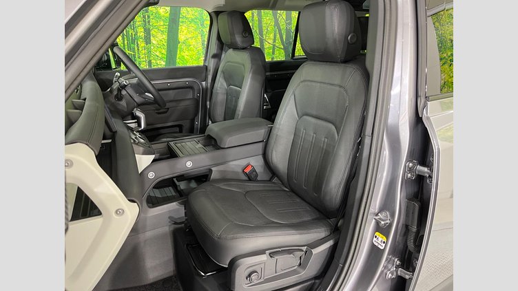 2021 認定中古車 Land Rover Defender 110 アイガーグレイ D300 AWD（AT） S