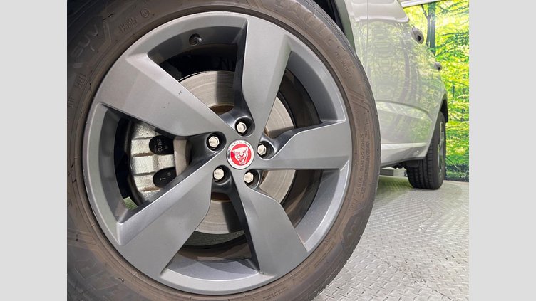 2019 認定中古車 Jaguar E-Pace ボラスコグレー P250 オートマチック全輪駆動 R-DYNAMIC SE