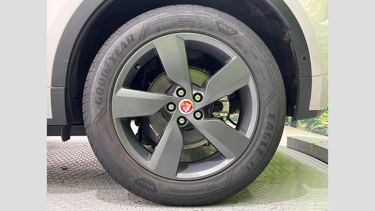 2019 認定中古車 Jaguar E-Pace ボラスコグレー P250 オートマチック全輪駆動 R-DYNAMIC SE