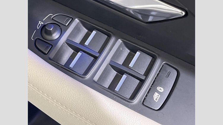 2019 認定中古車 Jaguar E-Pace ボラスコグレー P250 オートマチック全輪駆動 R-DYNAMIC SE