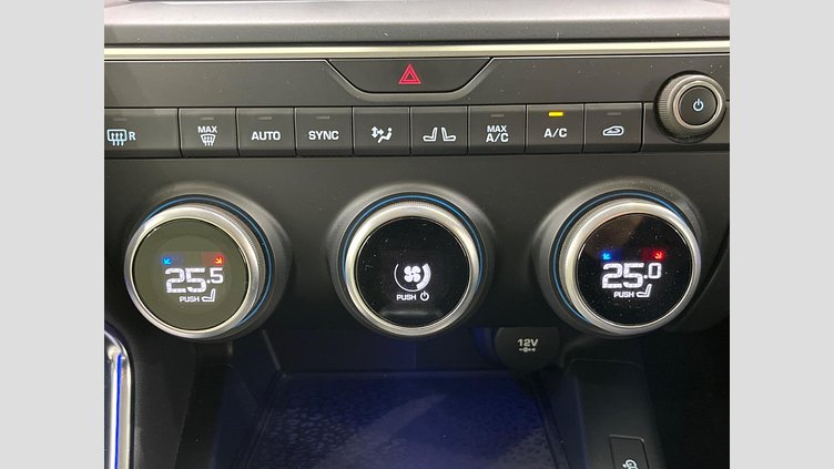 2019 認定中古車 Jaguar E-Pace ボラスコグレー P250 オートマチック全輪駆動 R-DYNAMIC SE