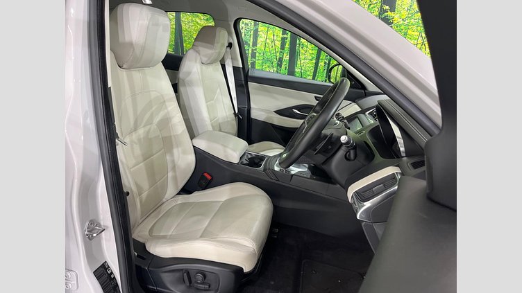 2019 認定中古車 Jaguar E-Pace ボラスコグレー P250 オートマチック全輪駆動 R-DYNAMIC SE
