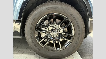 Defender 110 8