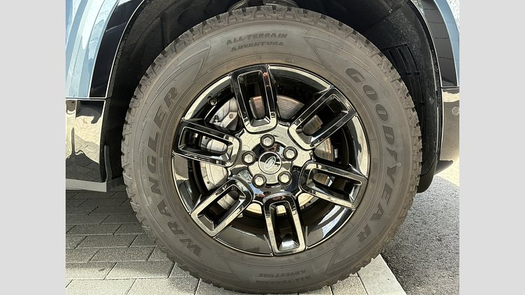 2025 認定中古車 Land Rover Defender 110 タスマンブルー D350 ディーゼルマイルドハイブリッド S