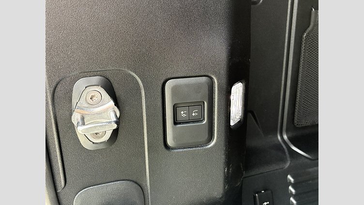2025 認定中古車 Land Rover Defender 110 タスマンブルー D350 ディーゼルマイルドハイブリッド S