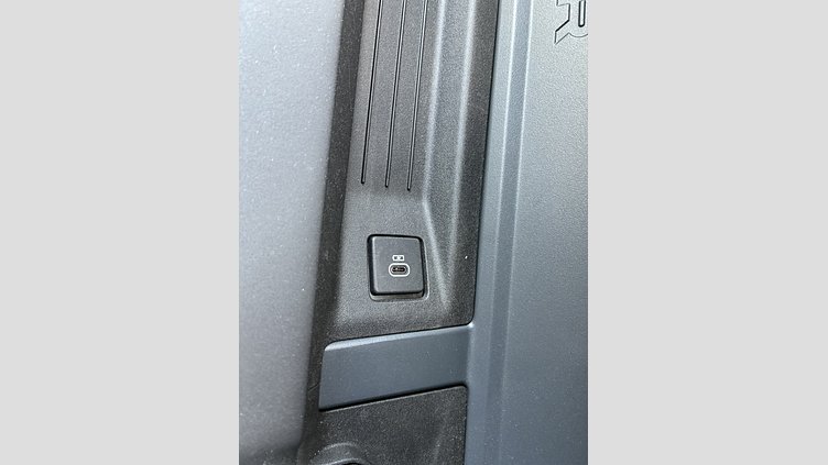 2025 認定中古車 Land Rover Defender 110 タスマンブルー D350 ディーゼルマイルドハイブリッド S