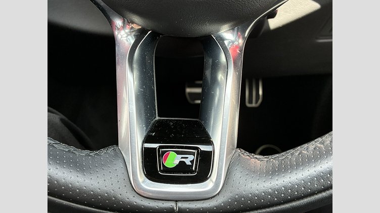 2022 認定中古車 Jaguar F-Pace サントリーニブラック P250 AWD（オートマチック） R-DYNAMIC SE