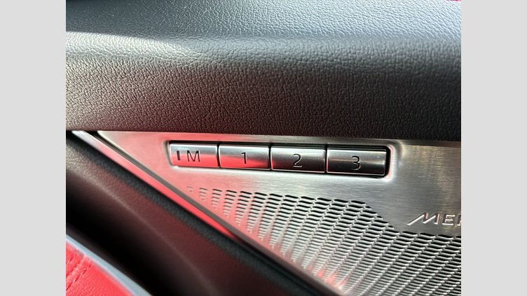 2022 認定中古車 Jaguar F-Pace サントリーニブラック P250 AWD（オートマチック） R-DYNAMIC SE