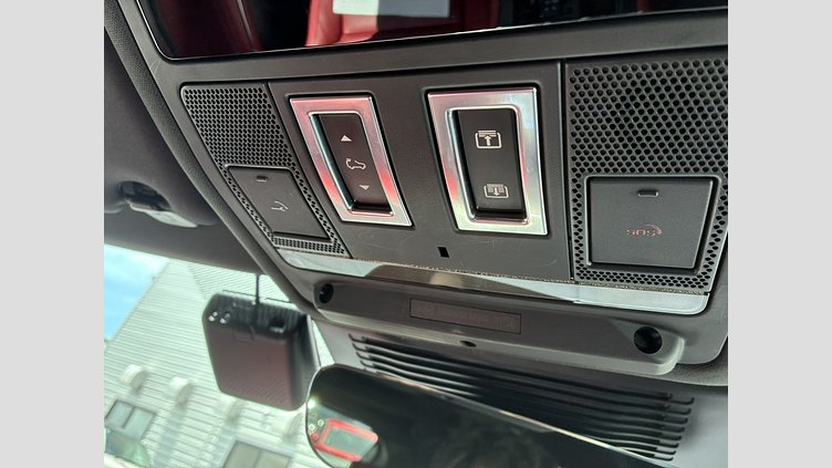 2022 認定中古車 Jaguar F-Pace サントリーニブラック P250 AWD（オートマチック） R-DYNAMIC SE