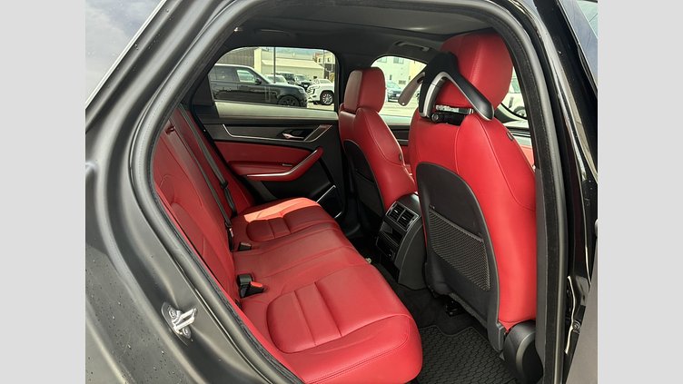 2022 認定中古車 Jaguar F-Pace サントリーニブラック P250 AWD（オートマチック） R-DYNAMIC SE
