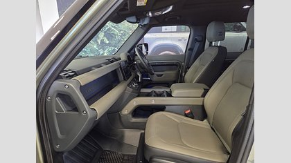 Defender 110 7