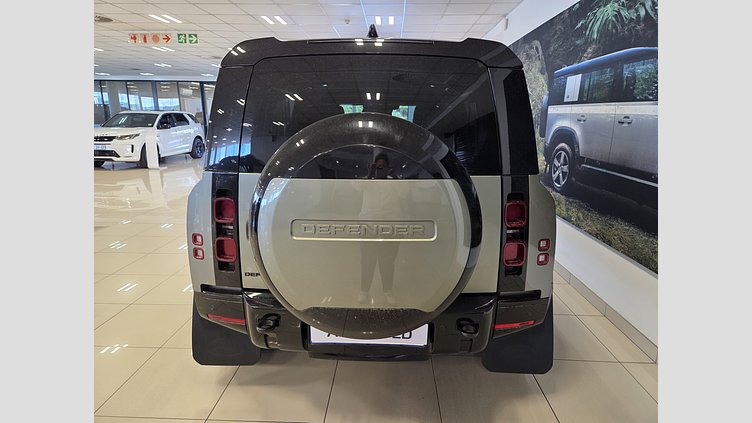 2025 Approved Land Rover Defender 110 Pangea Green AWD D250 SE X-Dynamic