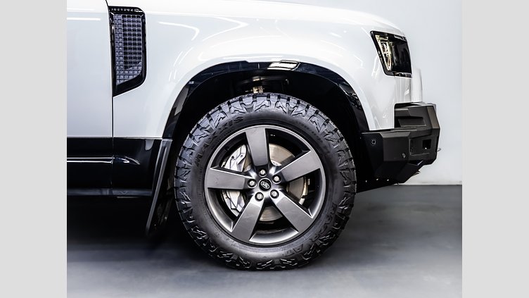 2025 Approved Land Rover Defender 110 Fuji White AWD D350 HSE X-Dynamic