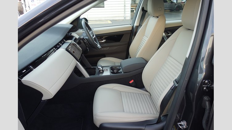2025 認定中古車 Land Rover Discovery Sport カルパチアングレイ プラグインハイブリッド（ガソリン） 標準ホイール S