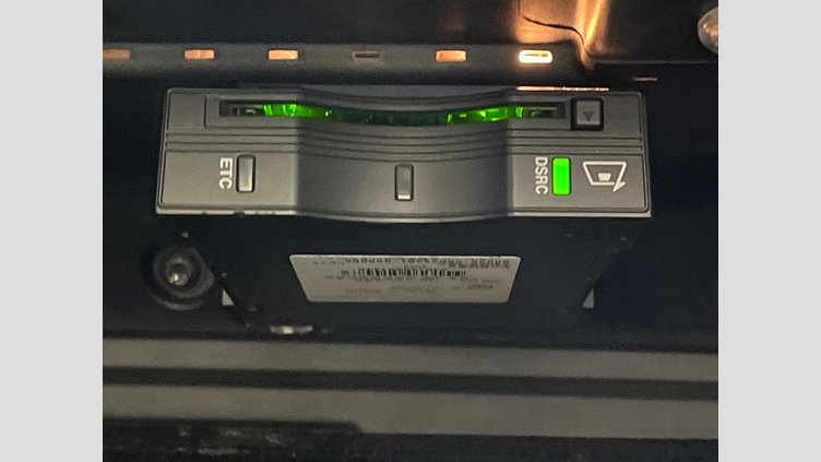 2016 認定中古車 Jaguar XE Loire Blue P200 プレステージ