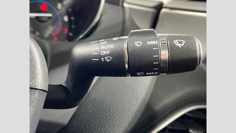 2016 認定中古車 Jaguar XE Loire Blue P200 プレステージ