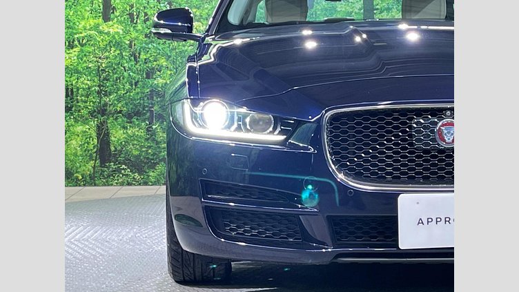 2016 認定中古車 Jaguar XE Loire Blue P200 プレステージ