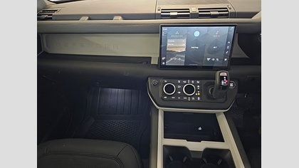 Defender 110 5