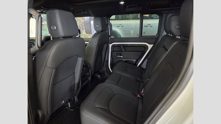 2025 Approved Land Rover Defender 110 Fuji White AWD D250 SE X-Dynamic