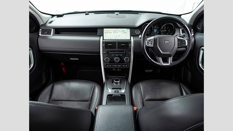 2018 認定中古車 Land Rover Discovery Sport Fuji White 2.0 litre i4D Diesel SE 7人乗り